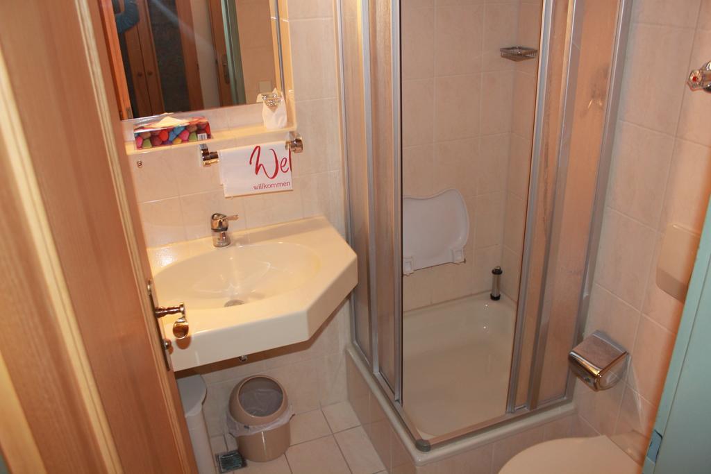 Landgasthaus & Hotel Kurfer Hof Bad Endorf Habitación foto