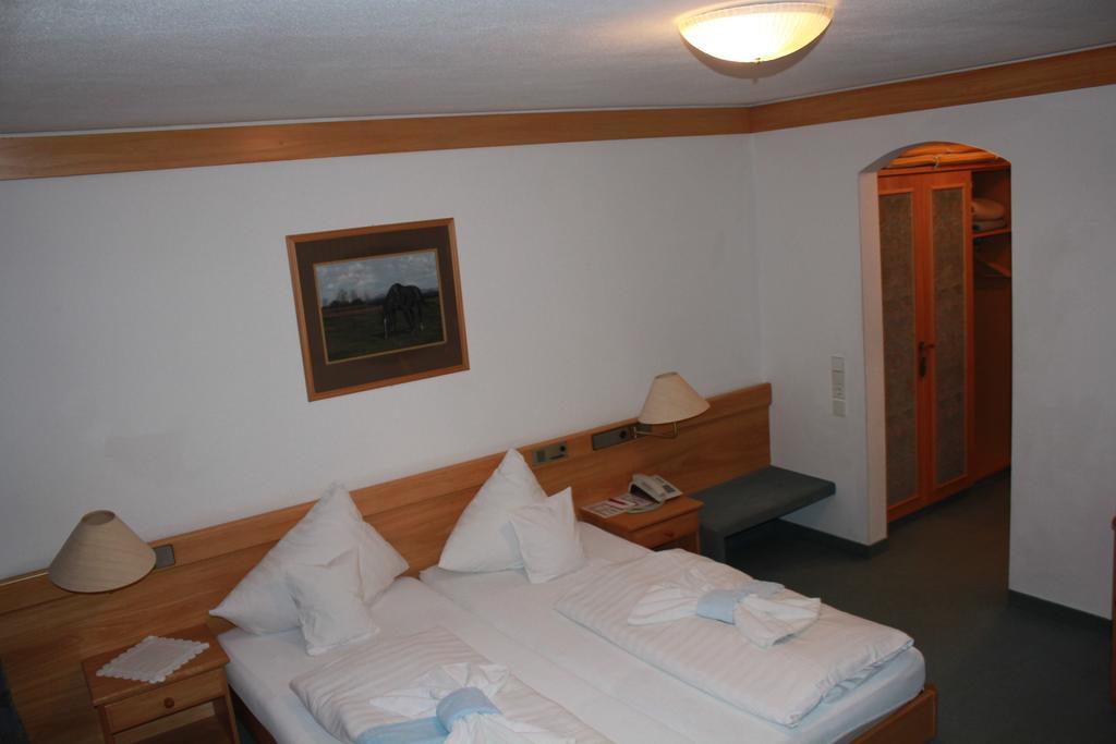 Landgasthaus & Hotel Kurfer Hof Bad Endorf Habitación foto